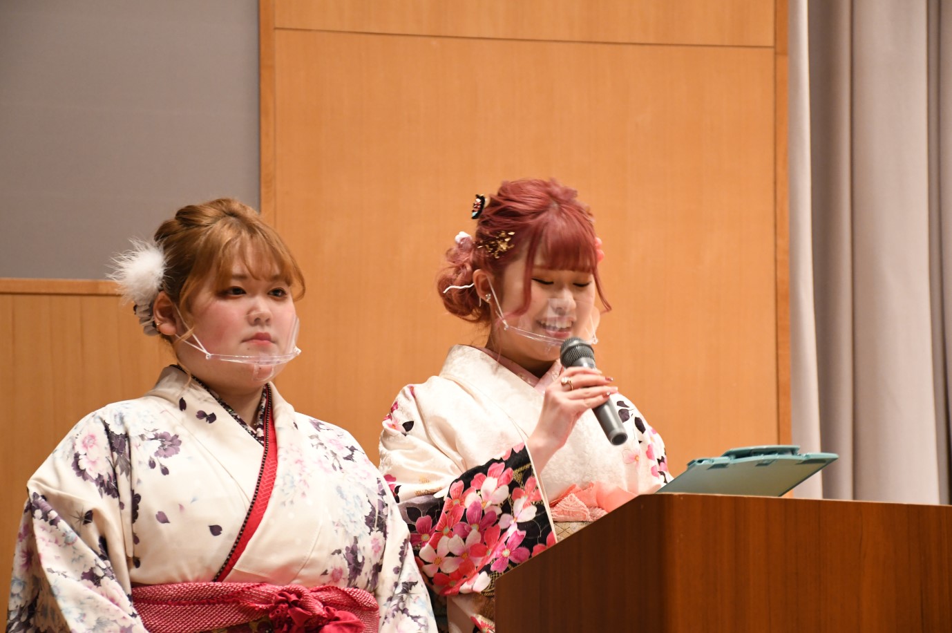 １