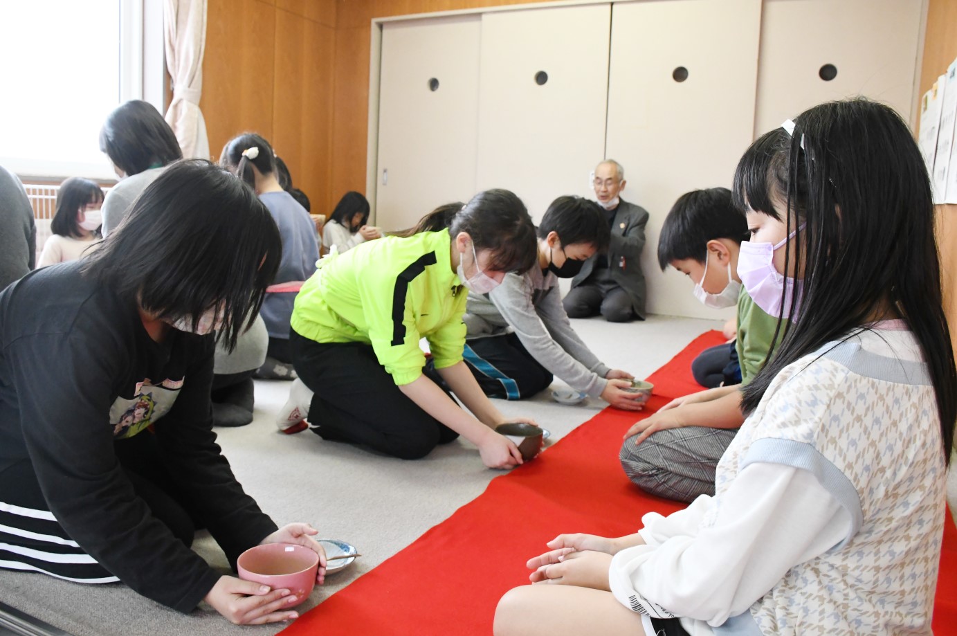 １