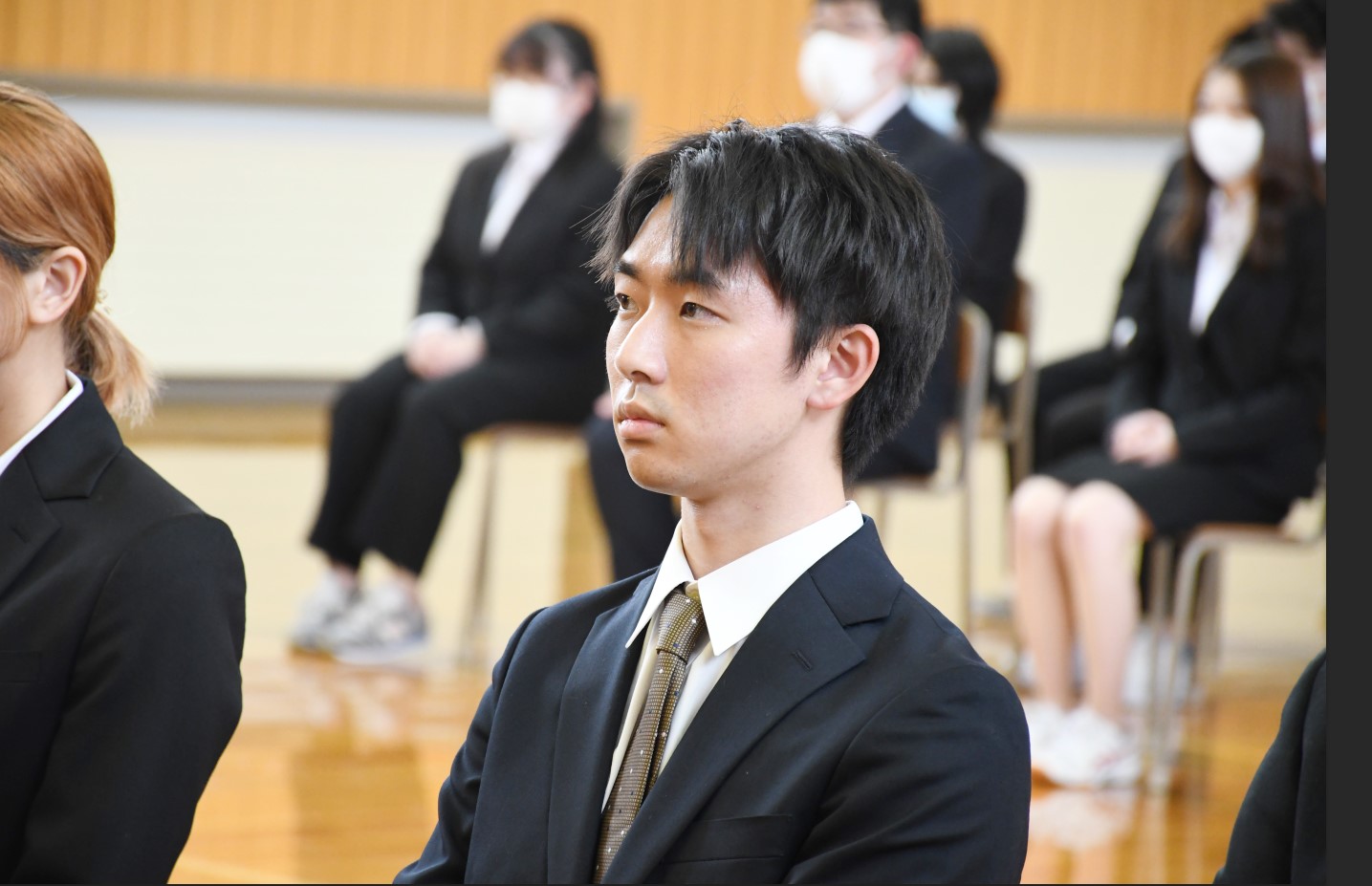 １