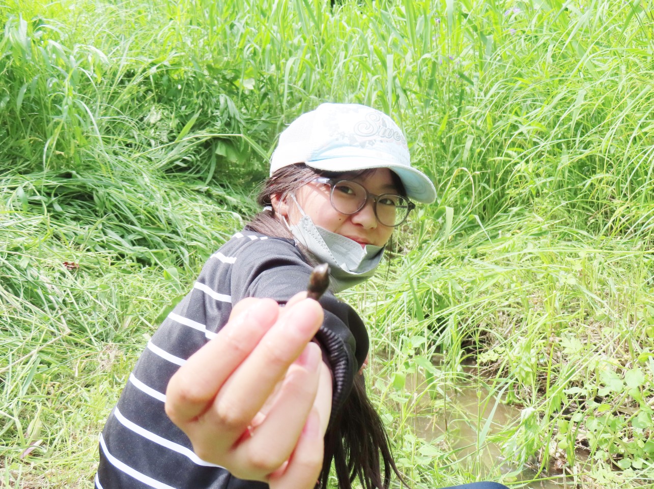 １