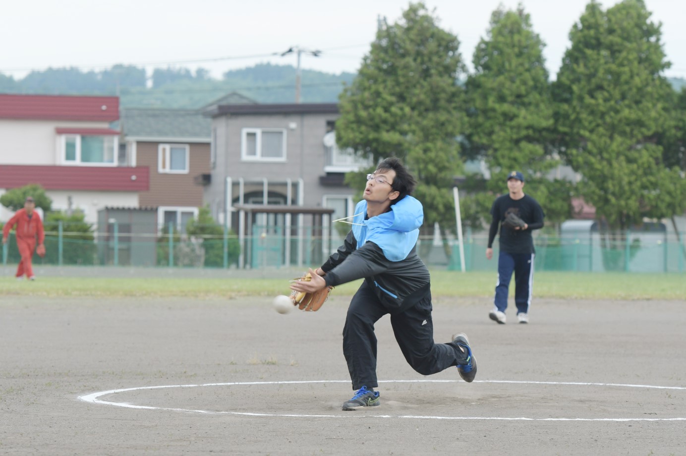 １