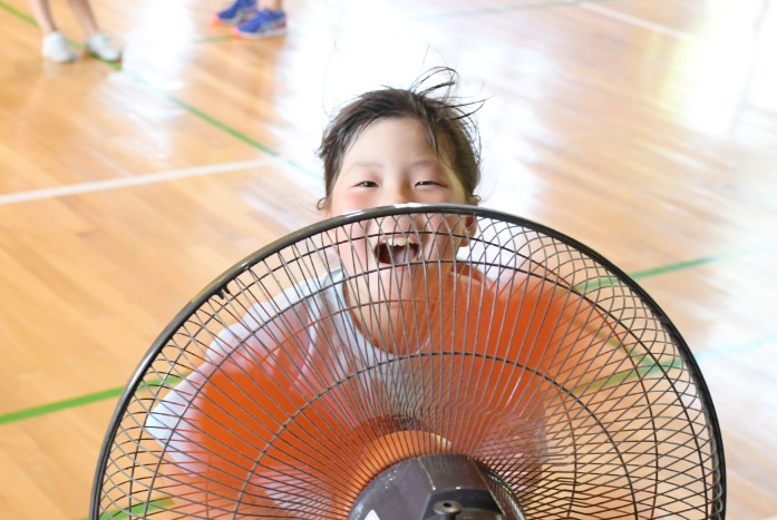 １