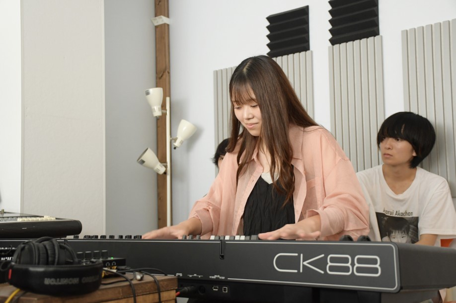 １