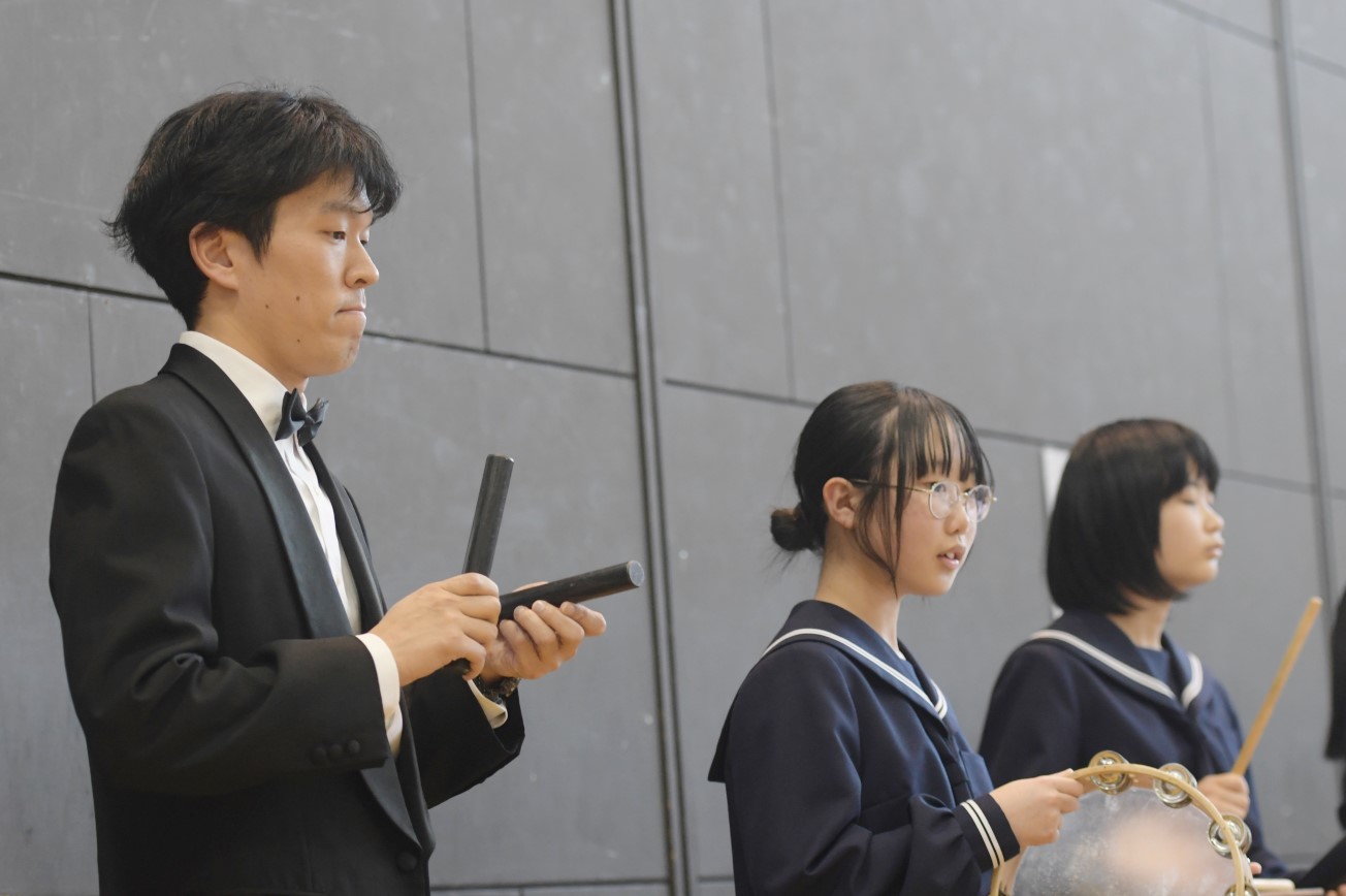 １