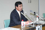 条例可決後の記者会見