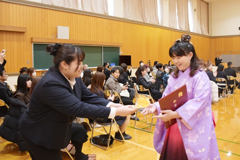 １