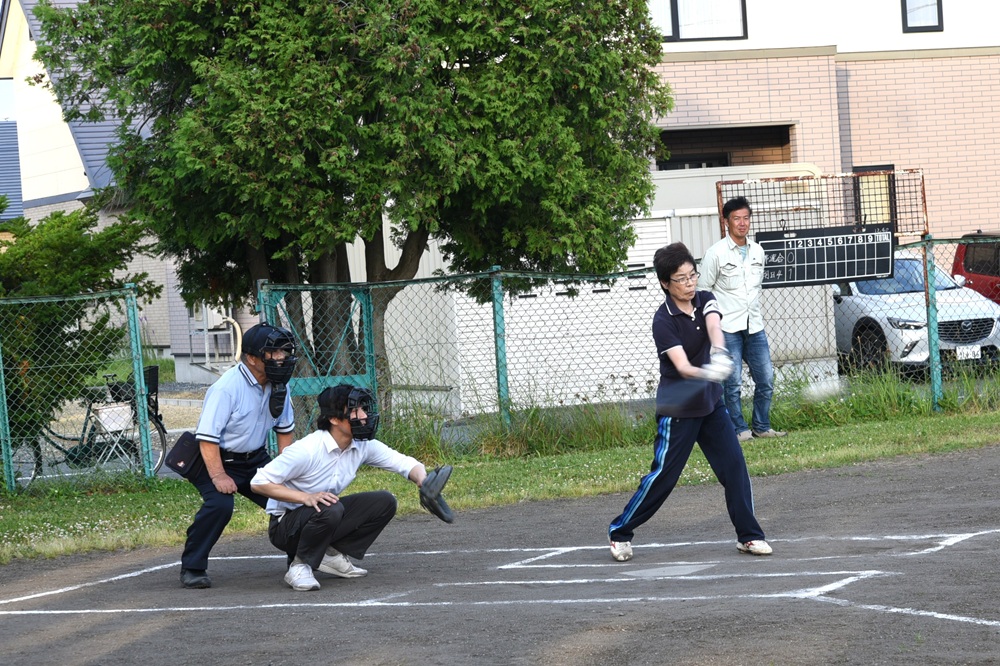 ４