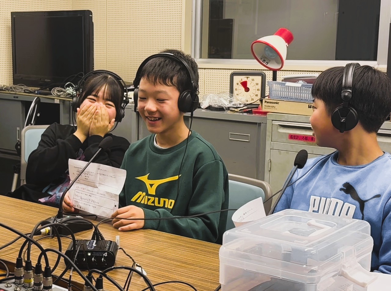 男子2人女子1人