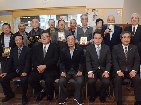 町民との一枚_菊花展表彰式_news3.JPG