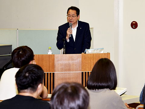 今月の一枚＊介護福祉学校で特別講義.jpg