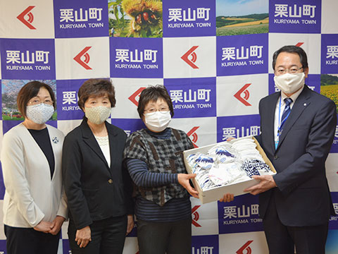 月見草の会マスク寄贈.jpg