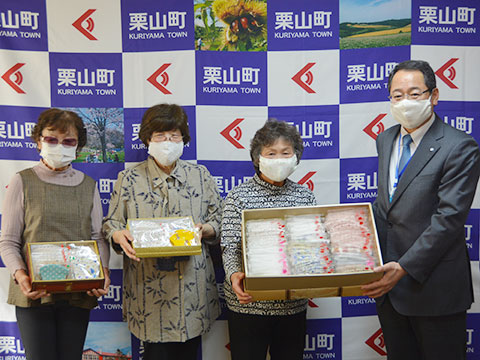 200508消費者協会マスク寄贈.jpg