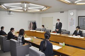 政策評価委員会が町長へ報告