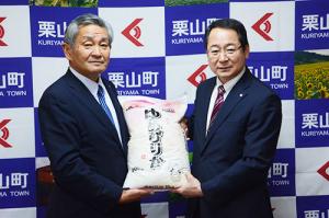 新米ゆめぴりか出荷報告＊JAそらち南農業協同組合が来庁