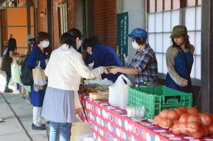 小林酒造で農産物即売会＊栗山ファーマーズマルシェ