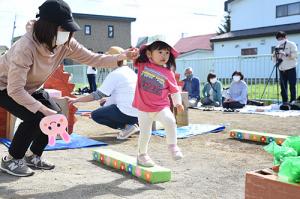 笑顔で元気に、よーいどん！＊マロンキッズ保育園親子運動会