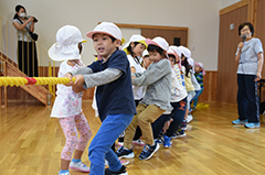 走って笑って元気いっぱい＊栗山めぐみこども園運動会