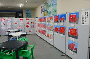 消防車の絵が勢ぞろい＊火災予防絵画作品展