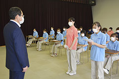 町民との触れ合いを大切に＊介護学校で町長が特別講義