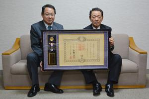 旭日単光章受章を報告＊八木橋義則さん
