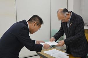 改選委員へ委嘱状交付＊生活安全推進協議会