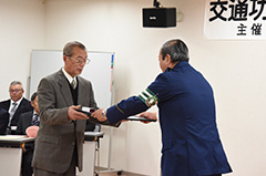 交通安全活動に尽力＊交通功労者・優良運転者等表彰式