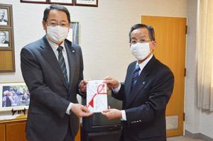 町に100万円を寄附＊株式会社すいき建設