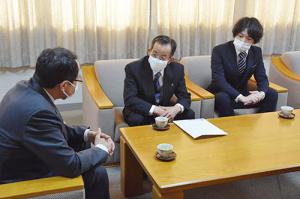 町に100万円を寄附＊株式会社すいき建設