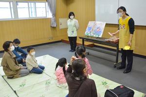 こどもの日に読み聞かせを＊図書館でおはなし会