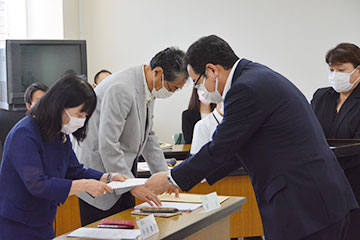 ケアラーを支える仕組みづくりを＊第1回ケアラー支援推進協議会