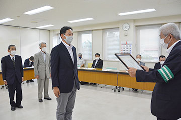 前役員に感謝状を贈呈＊第2回交通安全対策会議