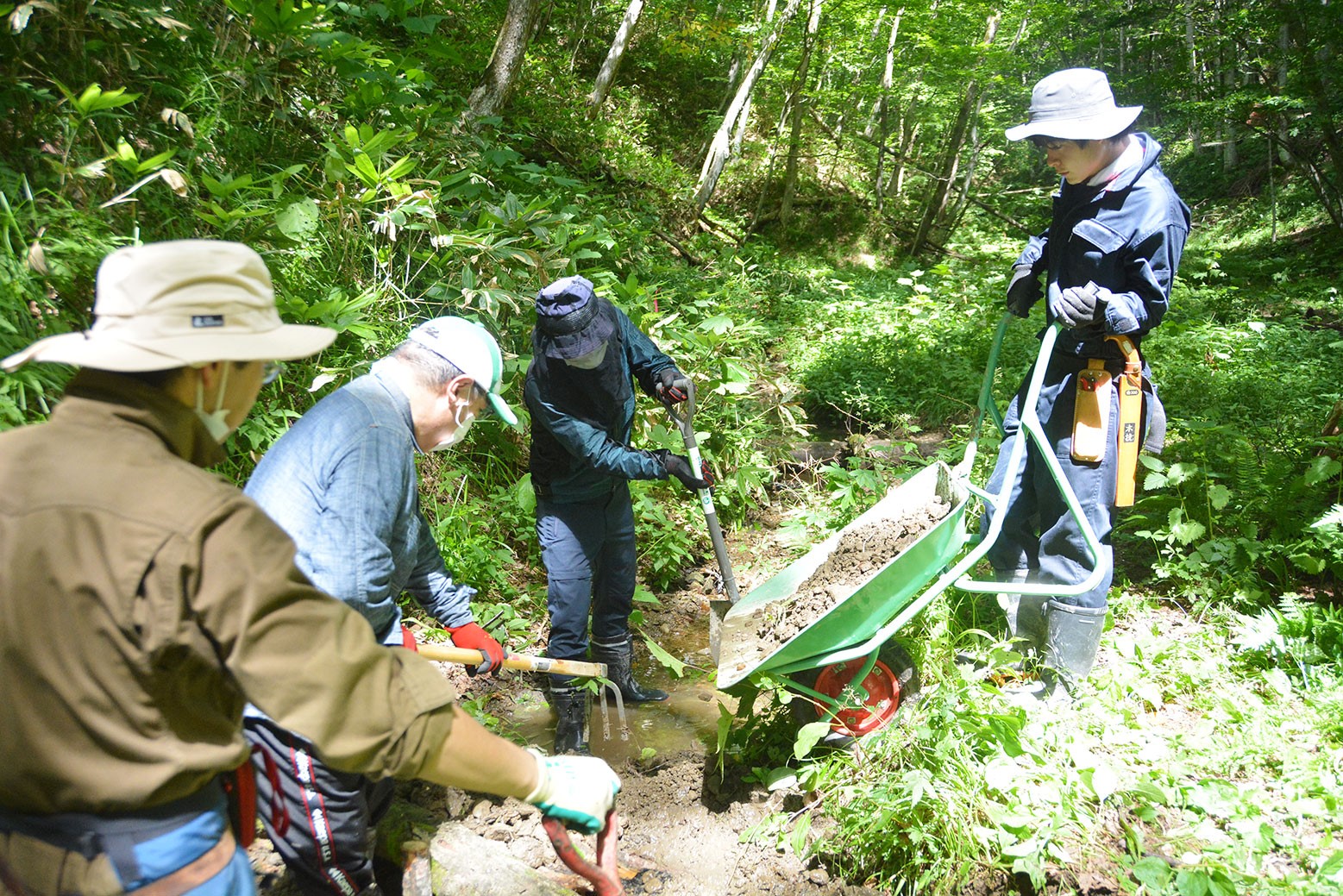 里山の納屋をきれいに整備＊ハサンベツ里山作業日