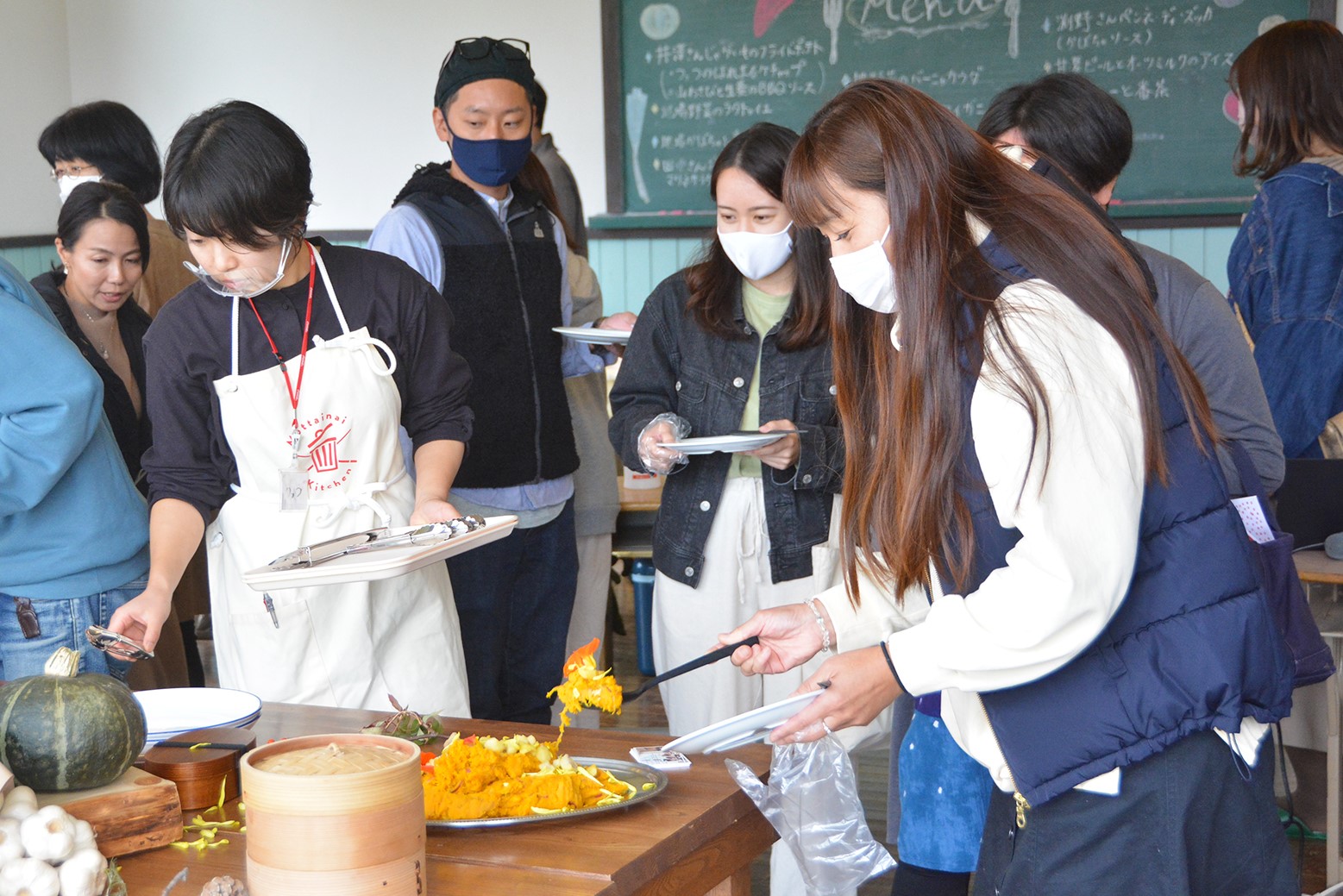 栗山の「もったいない食材」も活用＊フードロス削減月間映画上映会