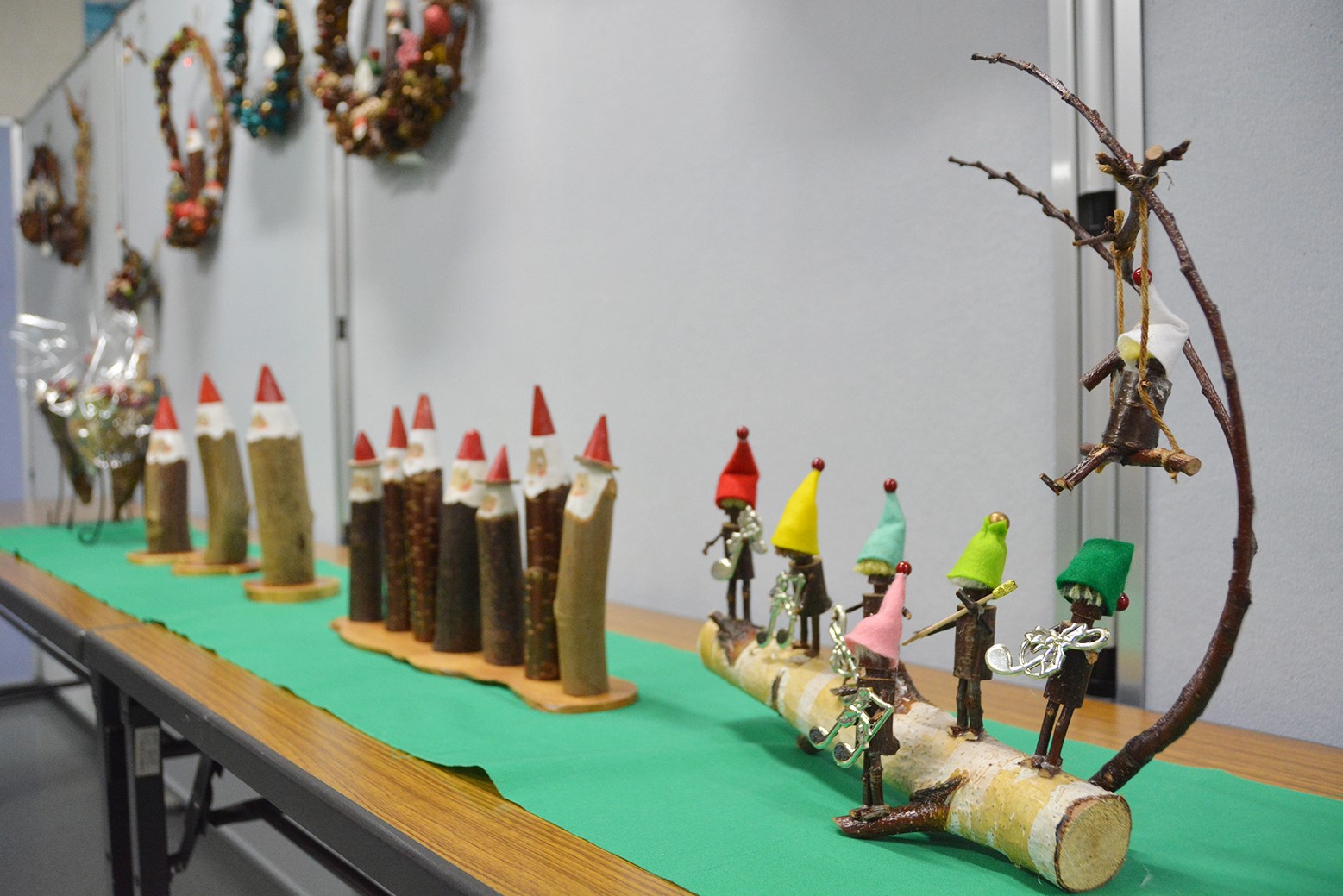 手作りのリースでクリスマス気分＊「ちょっと早めのWelComeサンタ展」