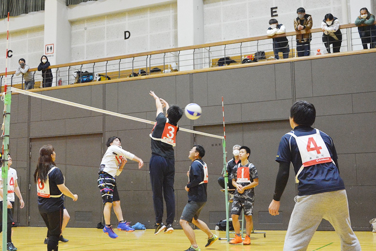 チームワークを勝利の鍵に＊第40回ミニバレーボール大会