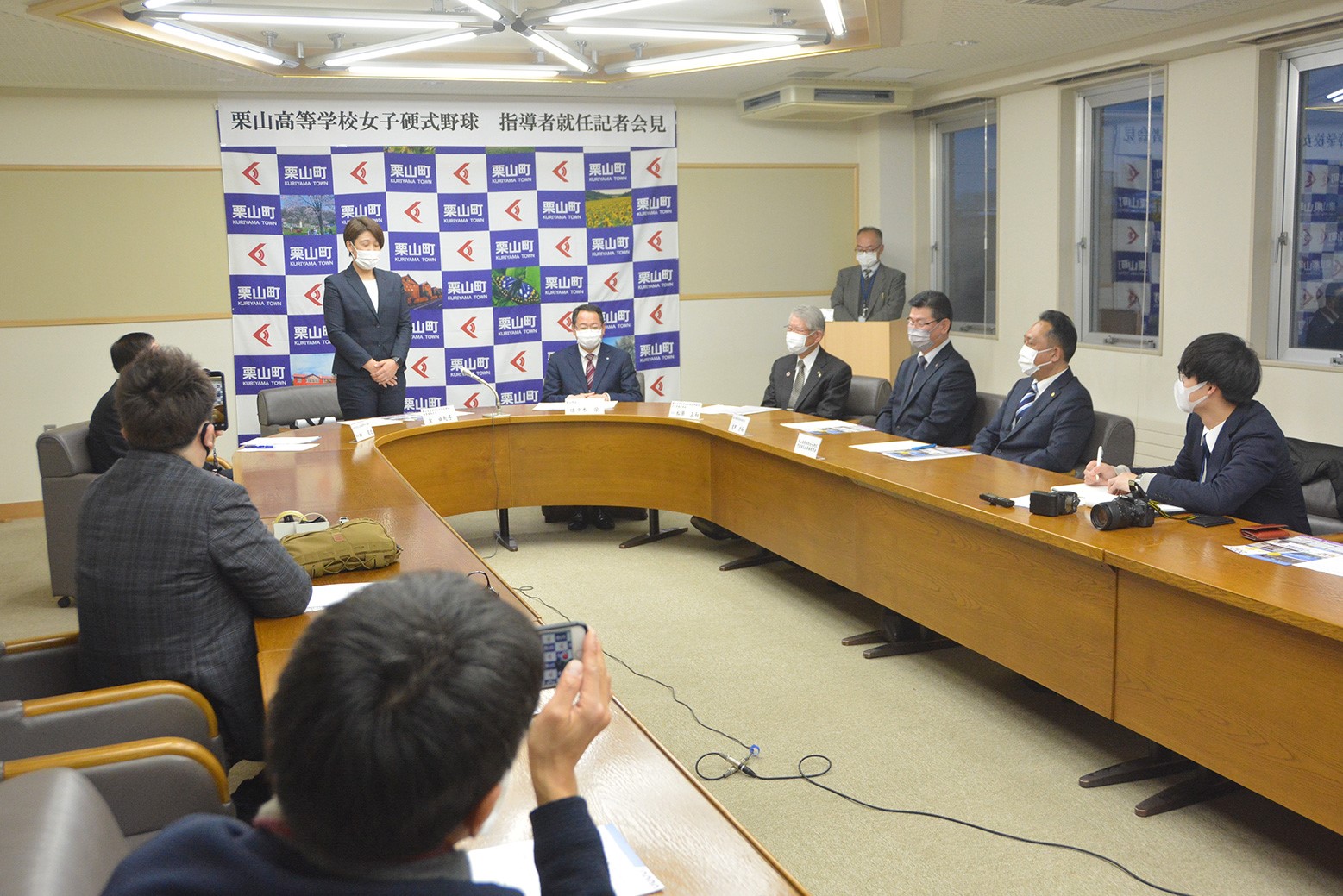 女子硬式野球部の監督に＊金由起子監督が就任会見