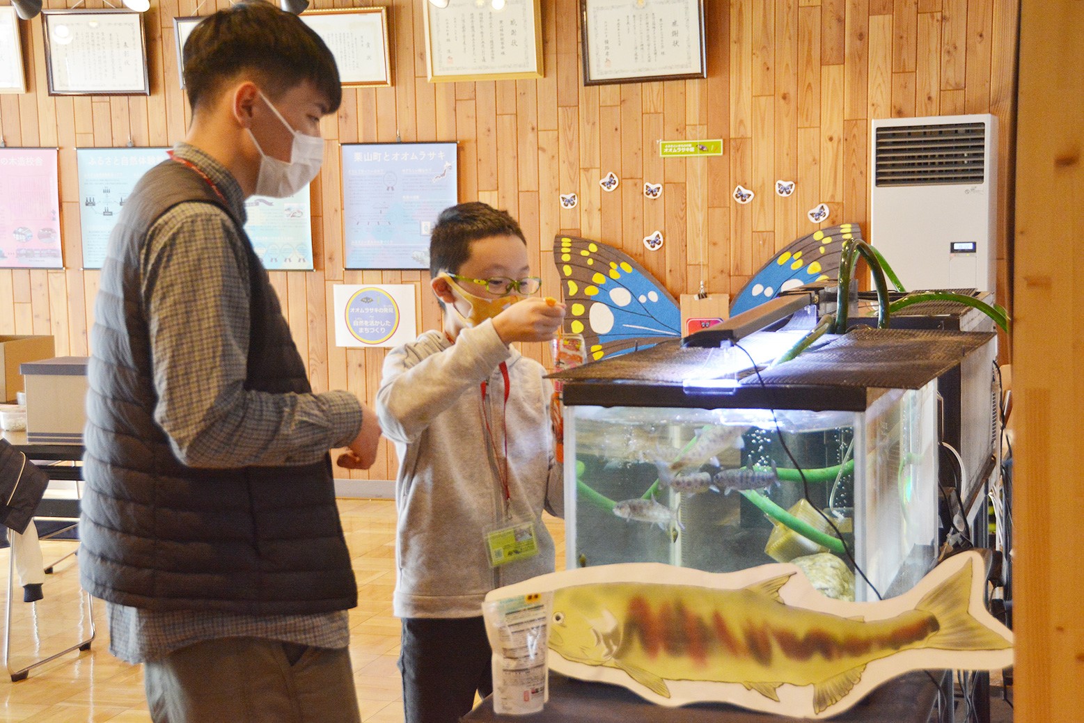 一日限定で飼育員に＊オオムラサキ館「子ども飼育員」