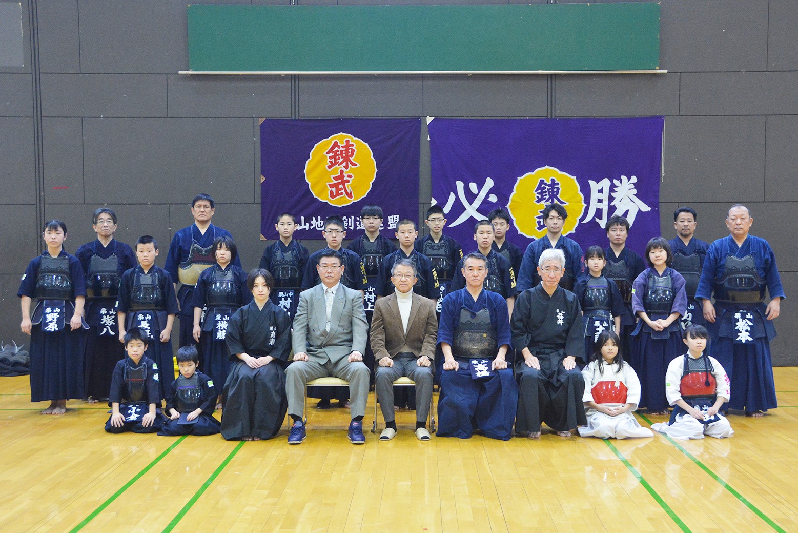 一年間の飛躍と健康を祈願＊栗山剣道連盟と少年団が鏡開き