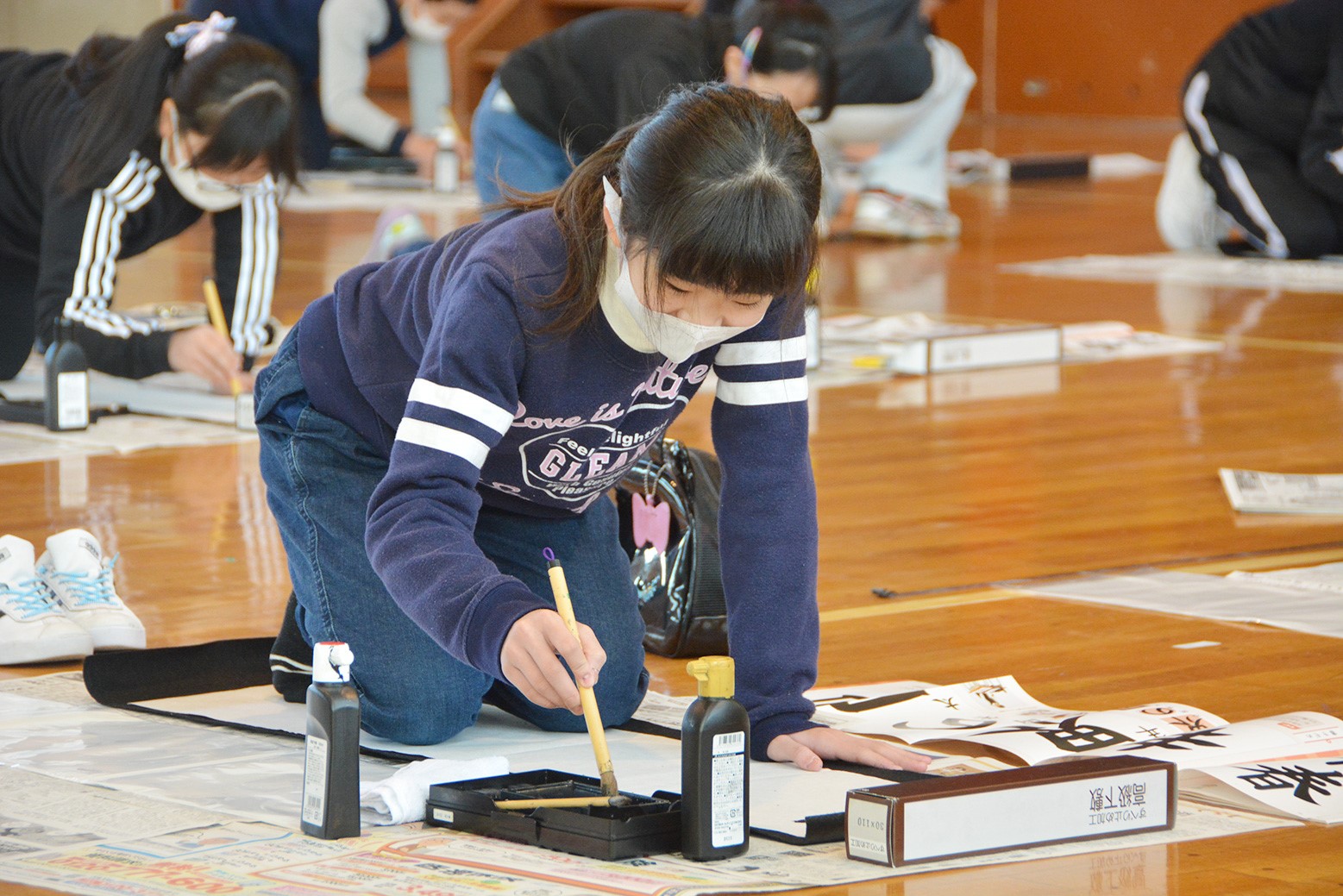 美しい字を目指して＊継立小学校で全校書き初め大会