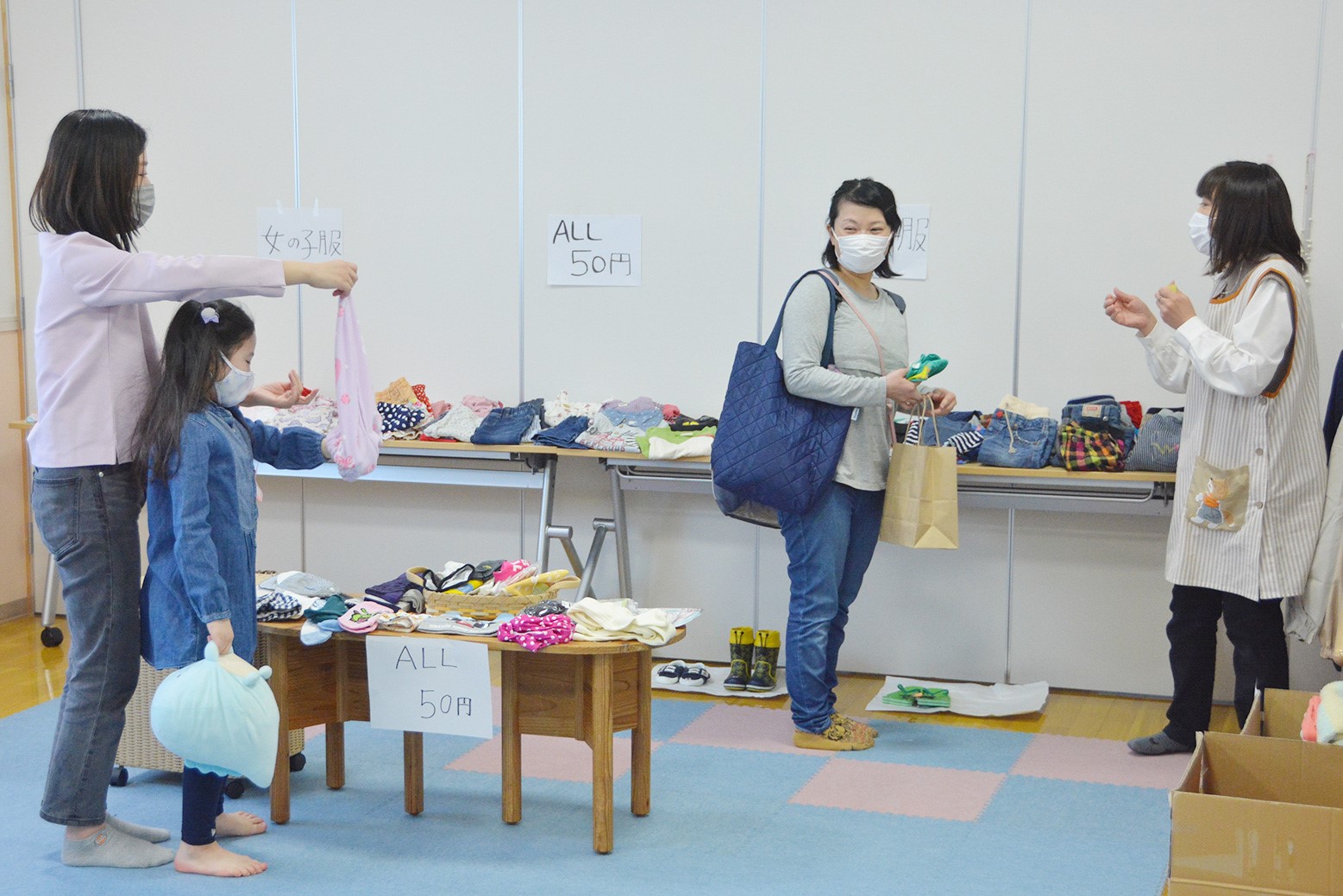 育児中の皆さんへ＊子育て支援センターでバザー