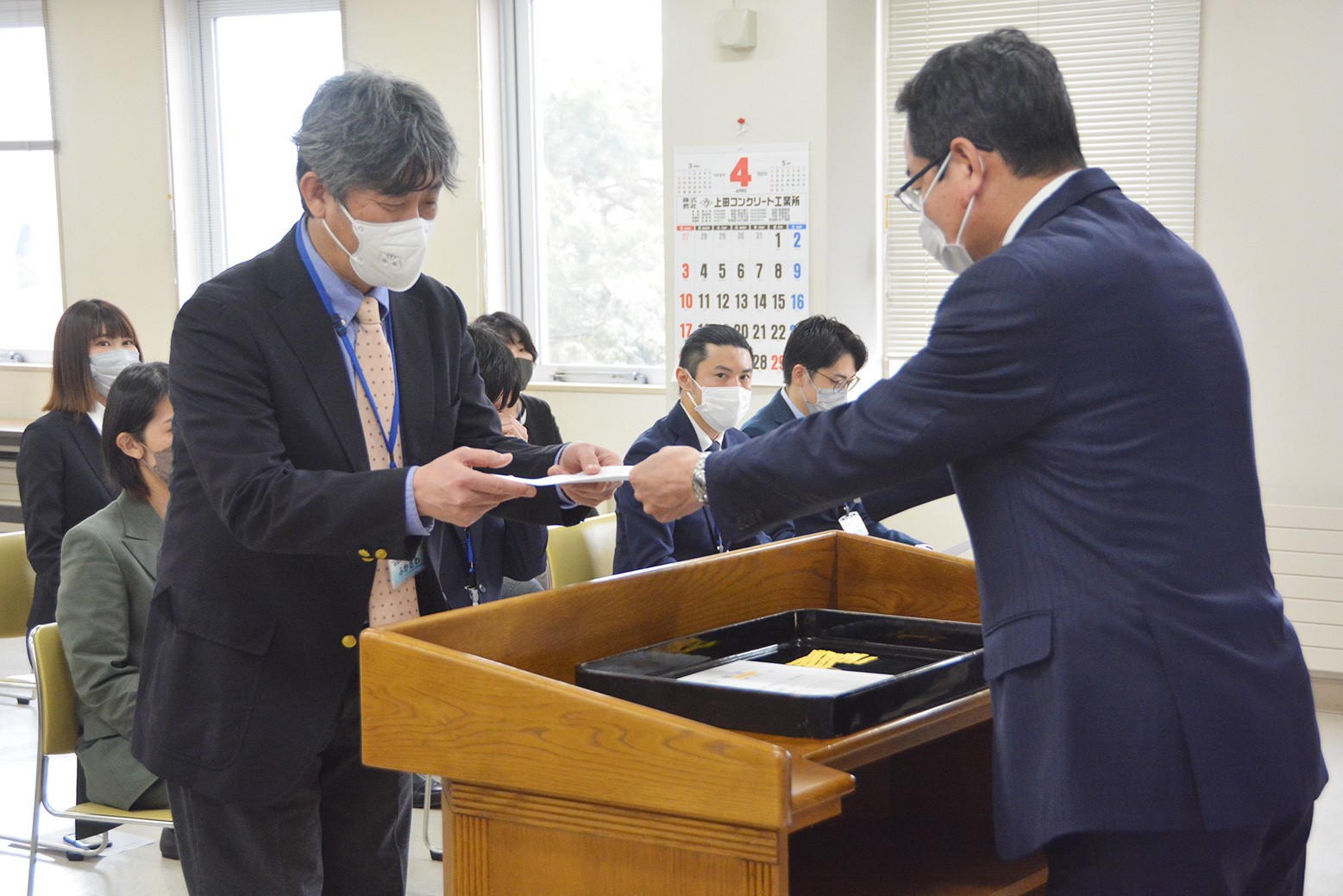 過去最多の14人に＊令和4年度栗山町地域おこし協力隊に委嘱状交付