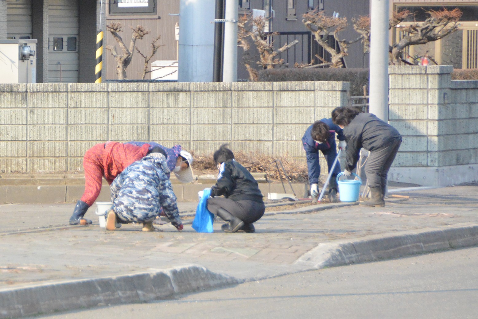 ご近所同士協力して＊春の全町一斉清掃