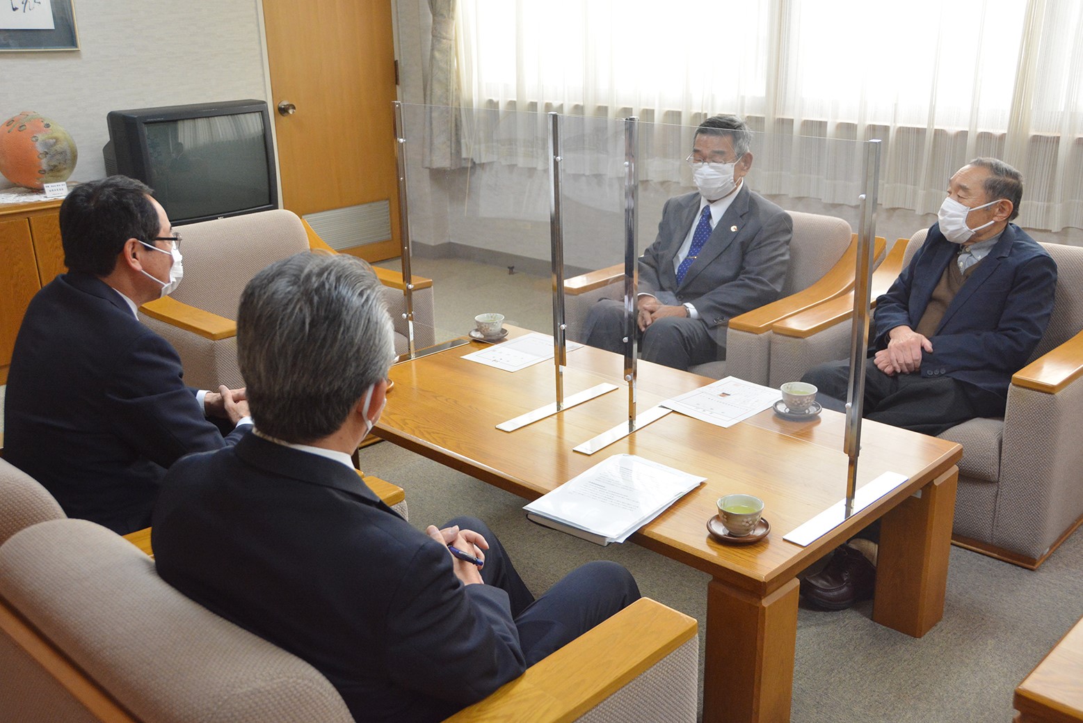 相談員2人を再任＊栗山町身体障害者相談員・知的障害者相談員
