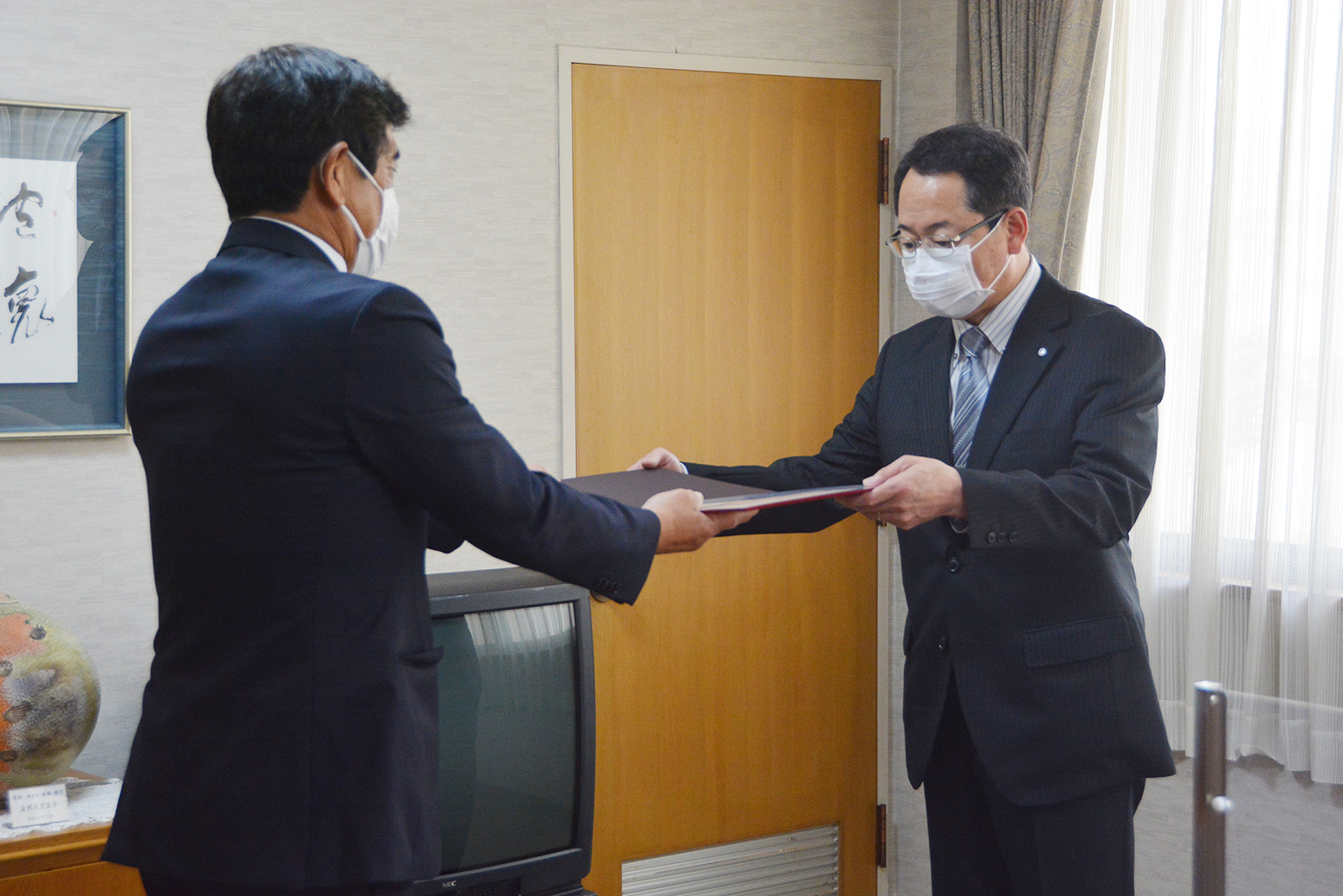 町長選挙当選証書付与式