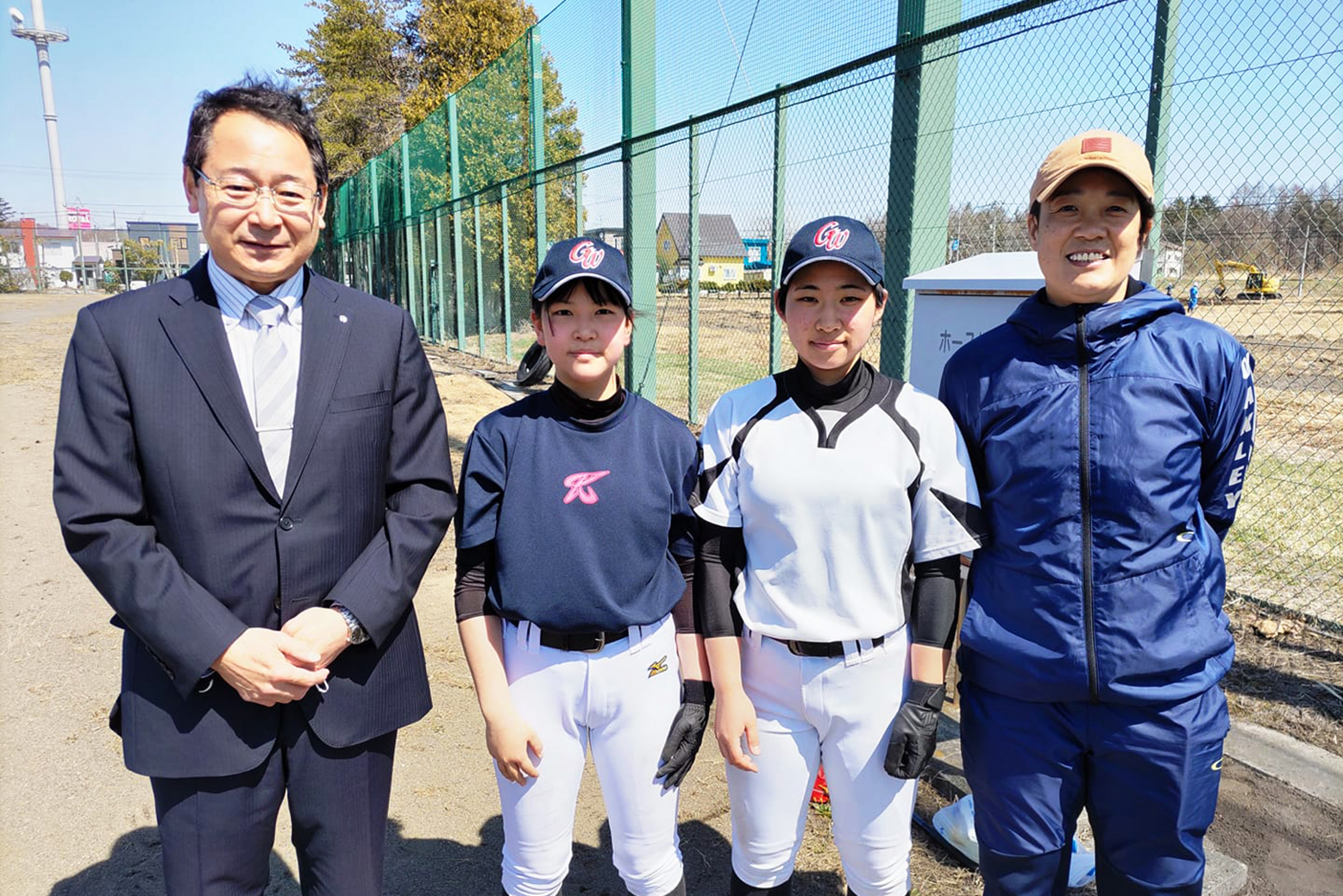 栗山高校女子硬式野球チームを激励訪問