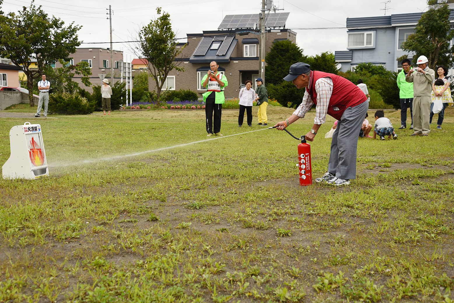 安全・安心な地域づくりのために＊朝日・湯地中央地域まちづくり協議会自主防災会避難訓練