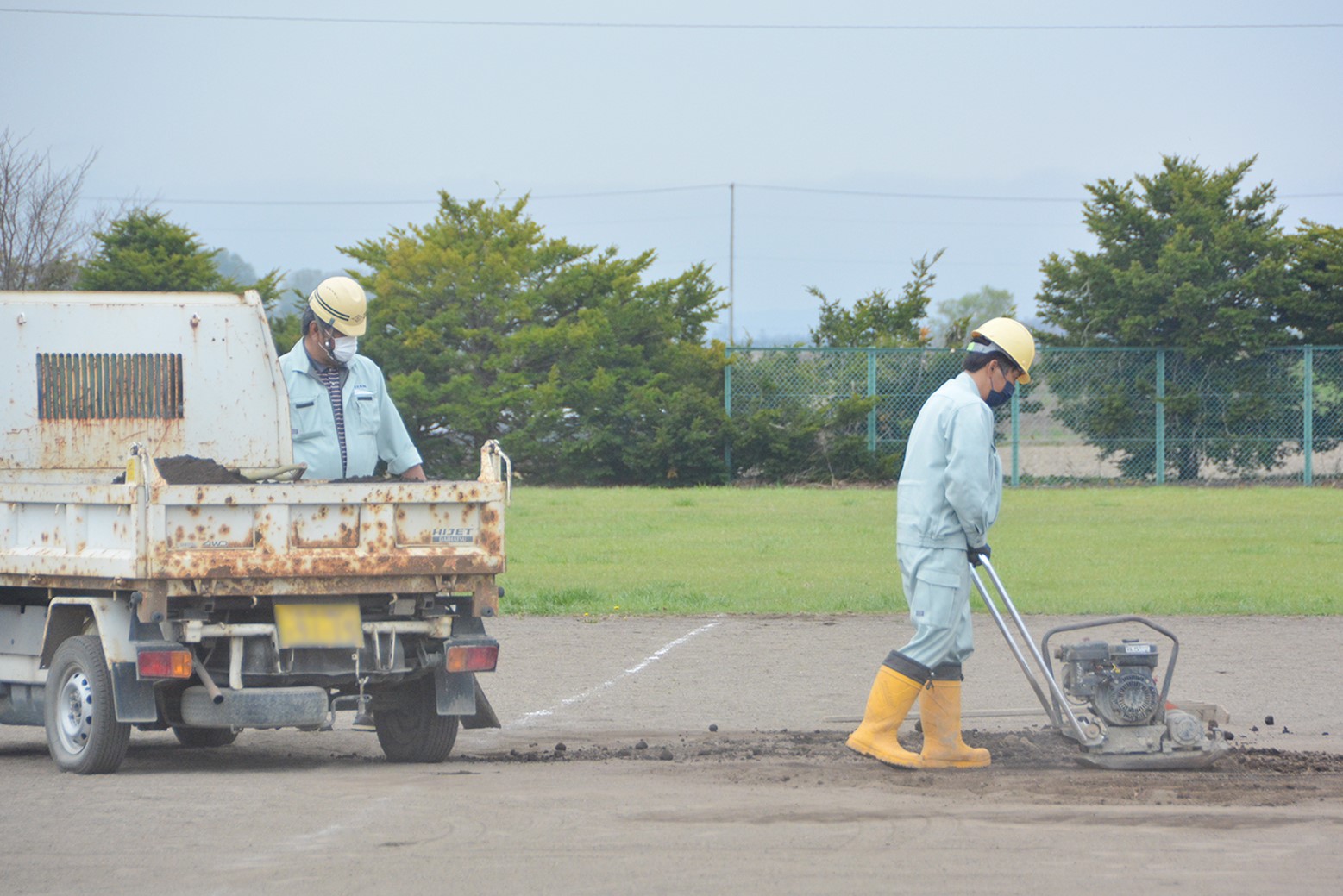 きれいなグラウンドに整備＊井沢建設株式会社