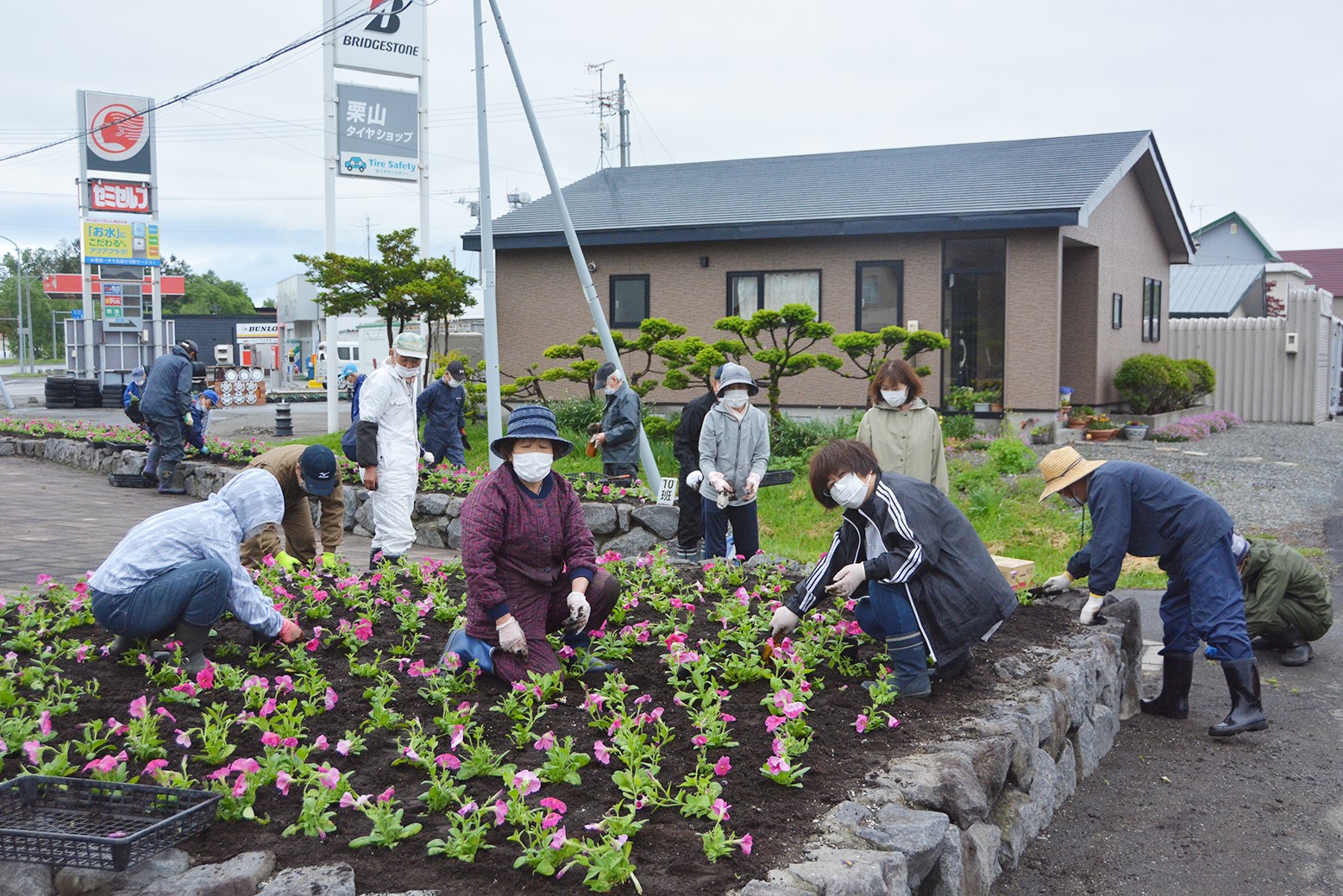 花にあふれた環境づくり＊花いっぱい運動