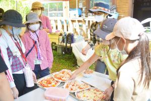 デイキャンプでピザ作りと生きもの調べ＊栗山キッズクラブ