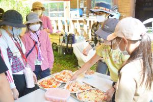 デイキャンプでピザ作りと生きもの調べ＊栗山キッズクラブ